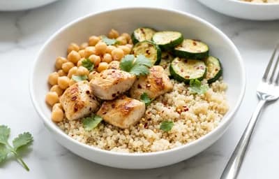 Quinoa Bowl with Chicken and Chickpeas