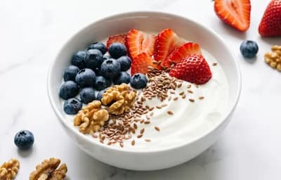 Yogurt with Berries and Walnuts
