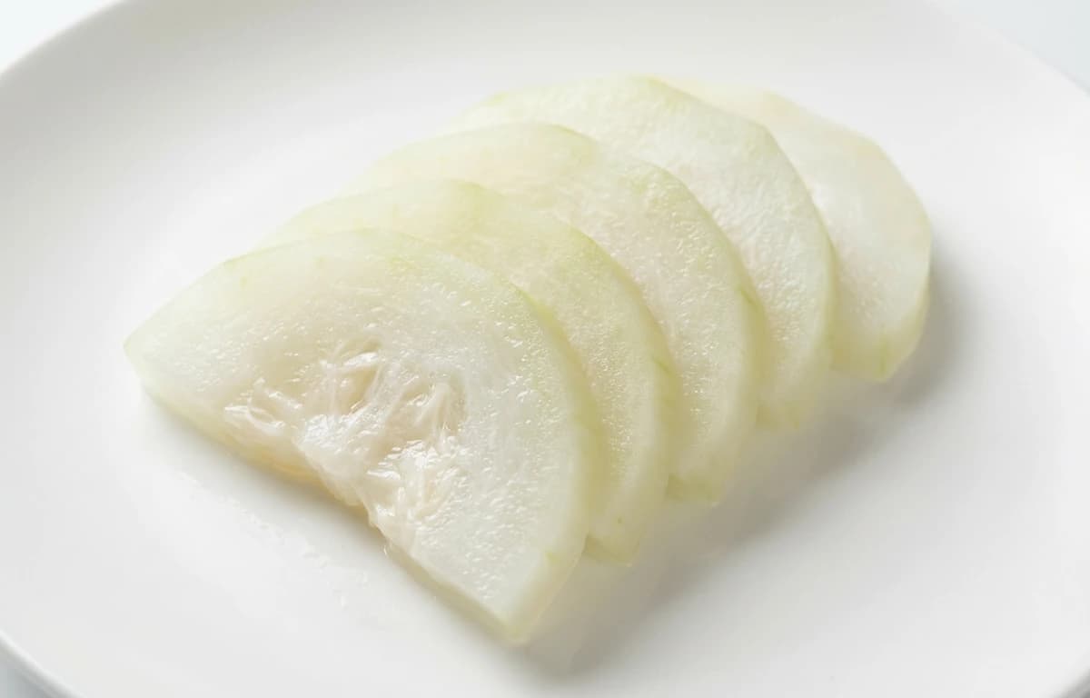 boiled unsalted white-flowered gourd