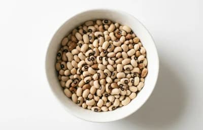 raw cowpeas