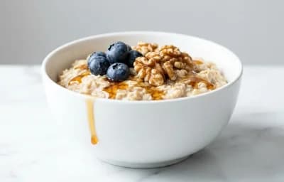 Oatmeal with Blueberries and Walnuts