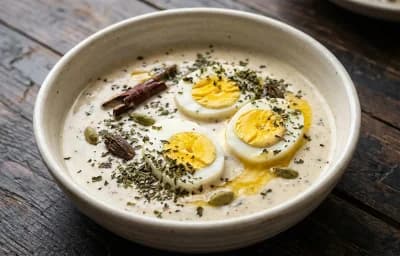 Egg Yakhni