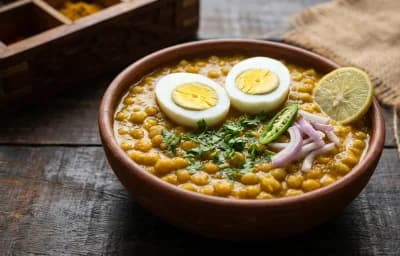 Ghugni with Egg