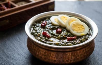 Haak Saag with Boiled Eggs