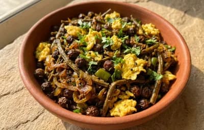 Ker Sangri with Scrambled Egg