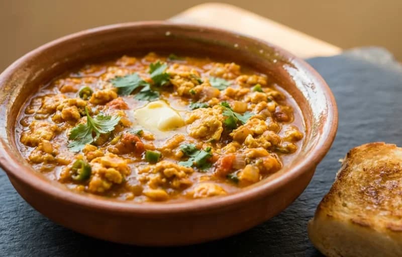 Marwari Anda Ghotala, Tikkar Roti and Coriander Mint Chutney - Recipe 1