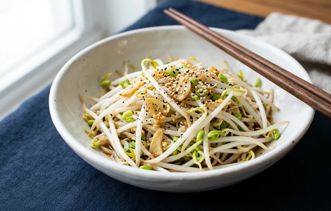 Simple Garlic Bean Sprout Stir-fry