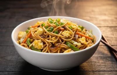Egg Hakka Noodles