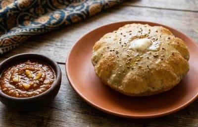 Kachri Chutney Bajra Poori